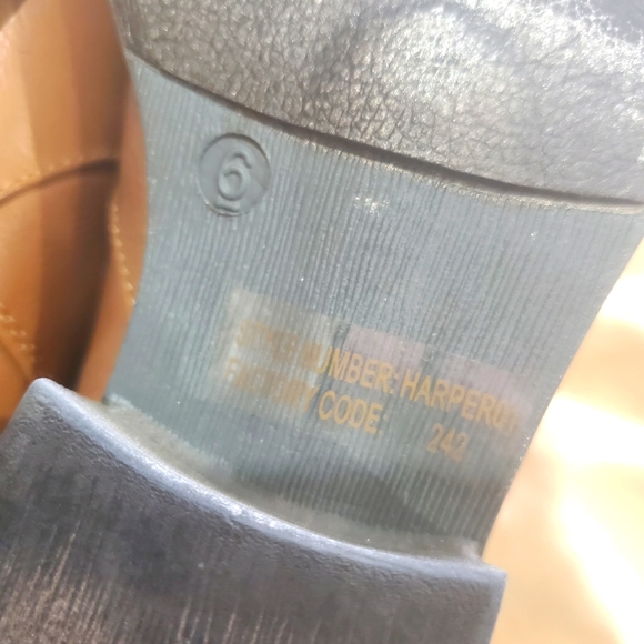 Boots - Picture 3 of 4